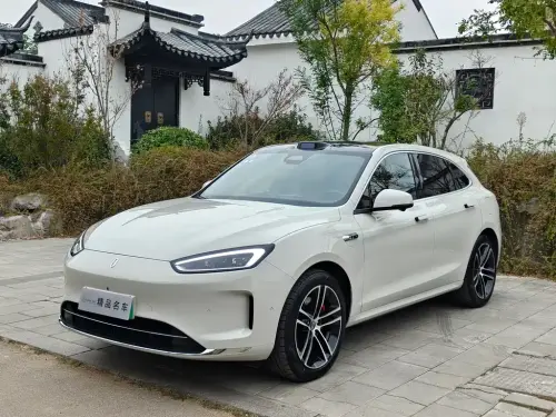 AITO M5, 2025