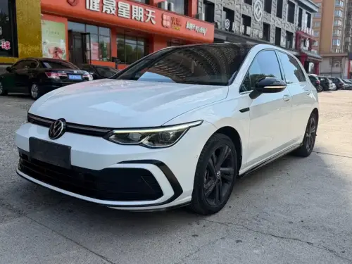 Volkswagen Golf, 2022
