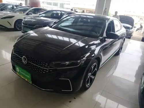 Volkswagen Passat, 2022