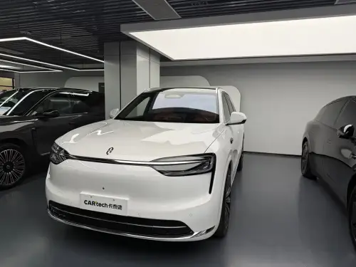 AITO M7, 2025