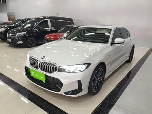 BMW 3-Series, 2023