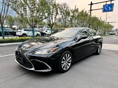 Lexus ES, 2021