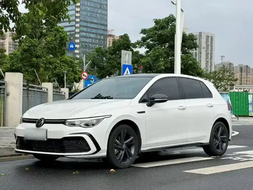Volkswagen Golf, 2023