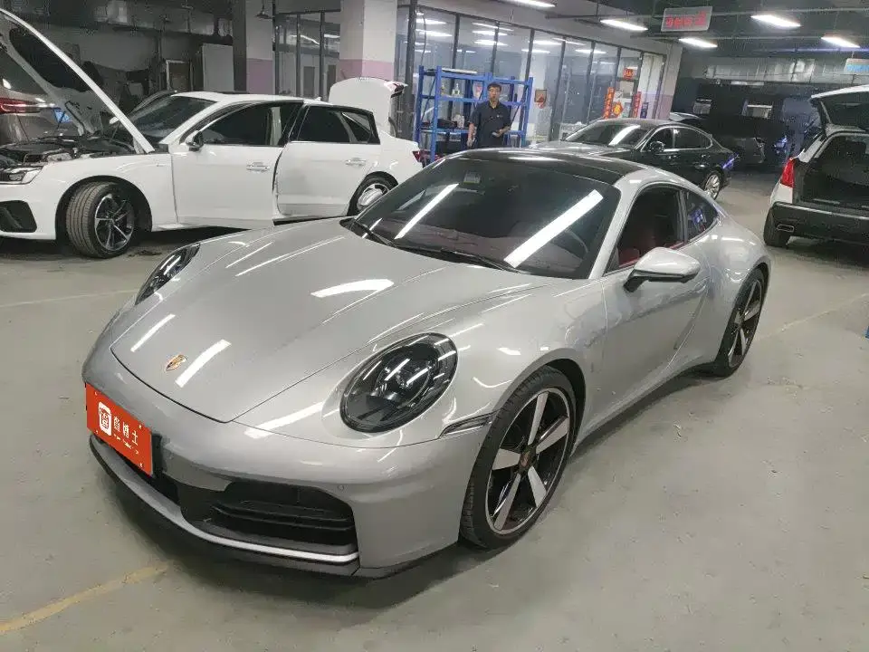 Porsche 911, 2025