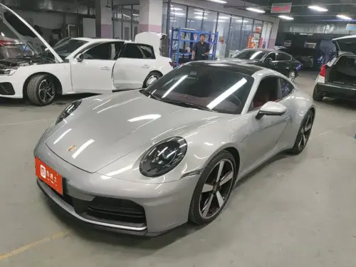 Porsche 911, 2025