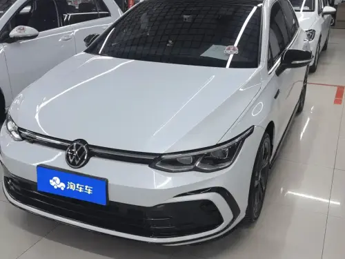 Volkswagen Golf, 2022