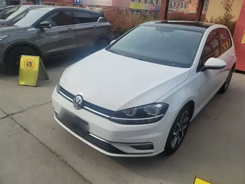 Volkswagen Golf, 2020