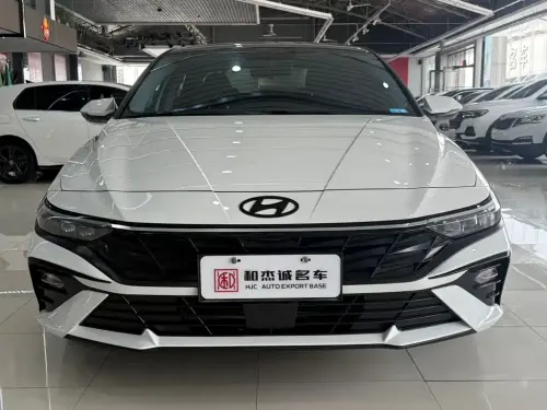 Hyundai Elantra, 2023