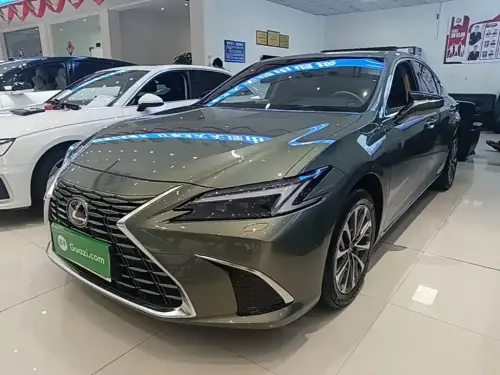 Lexus ES, 2025
