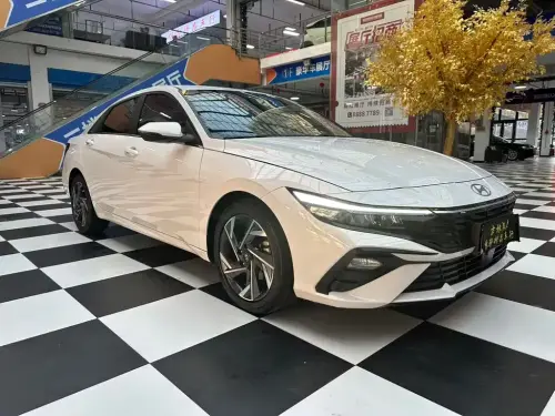 Hyundai Elantra, 2023