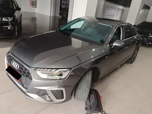 Audi A4, 2022