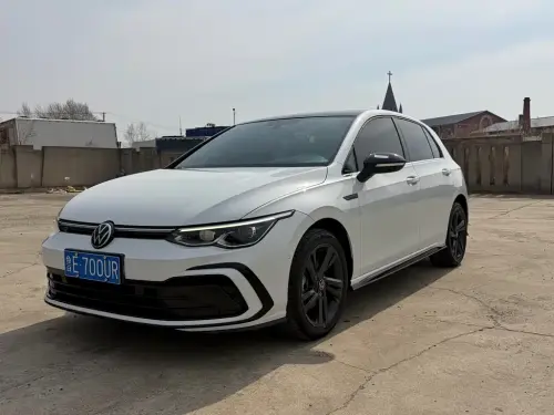 Volkswagen Golf, 2022