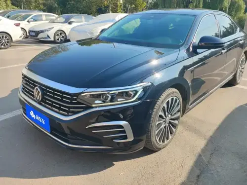 Volkswagen Passat, 2022