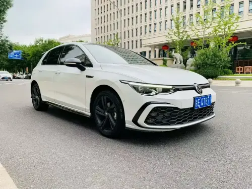 Volkswagen Golf, 2024