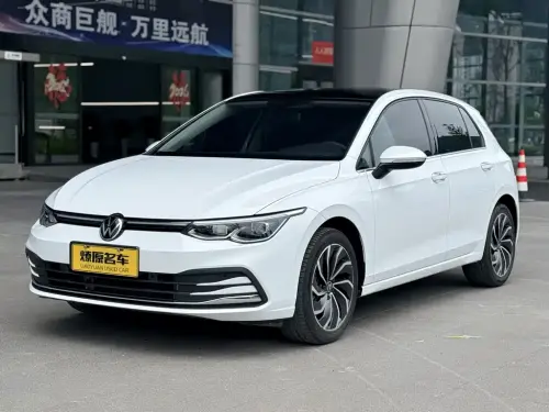 Volkswagen Golf, 2024