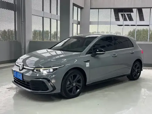 Volkswagen Golf, 2024