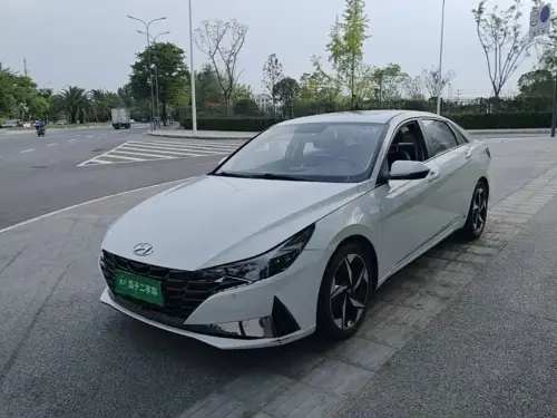 Hyundai Elantra, 2022
