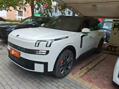 Lynk & Co 900, 2025