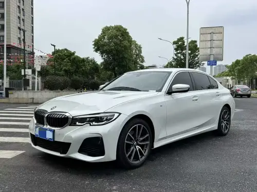 BMW 3-Series, 2022