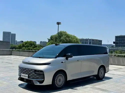 Geely V900, 2026