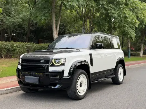 Land Rover Defender, 2023