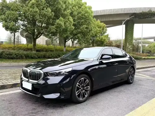 BMW 5-Series, 2025