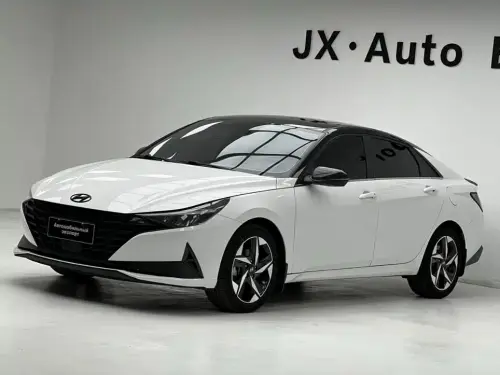 Hyundai Elantra, 2022