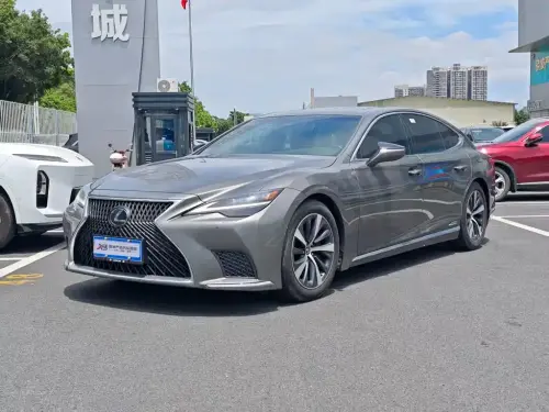 Lexus LS, 2022