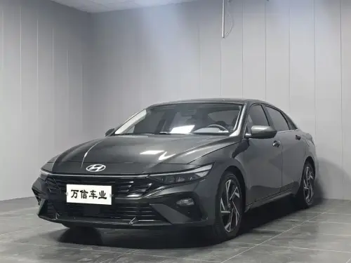 Hyundai Elantra, 2023