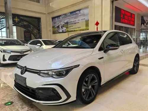 Volkswagen Golf, 2023