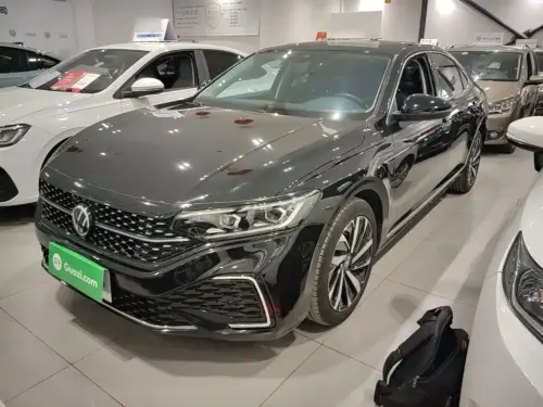 Volkswagen Passat, 2022