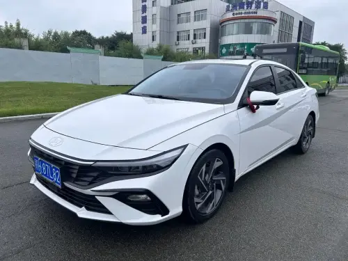 Hyundai Elantra, 2023