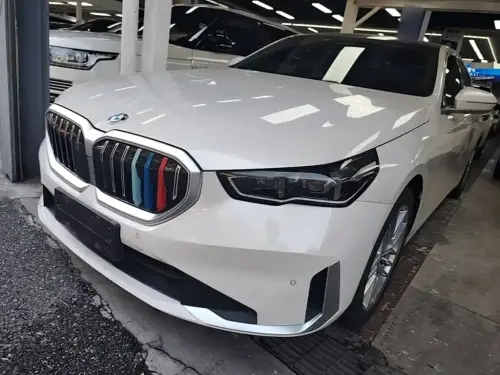 BMW 5-Series, 2024