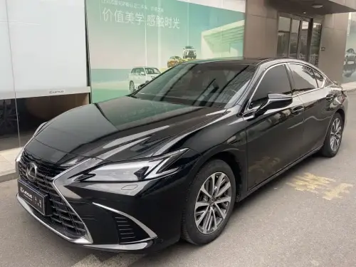 Lexus ES, 2025