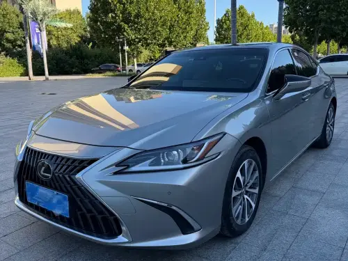 Lexus ES, 2022