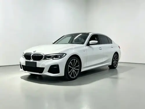 BMW 3-Series, 2022
