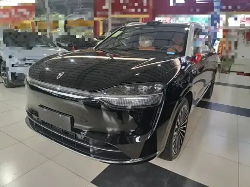 AITO M9, 2025