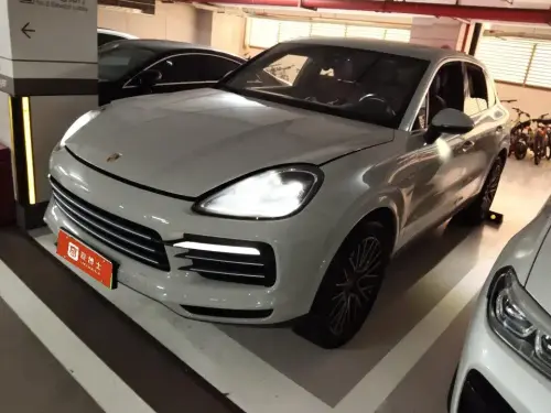 Porsche Cayenne, 2022