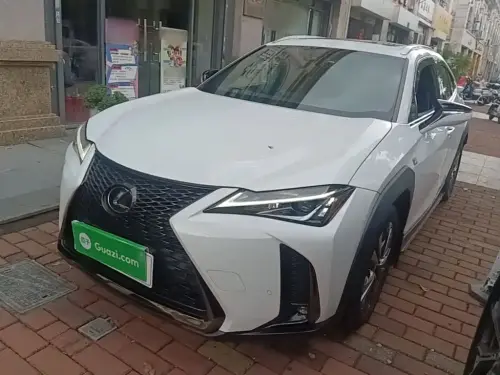 Lexus UX, 2020