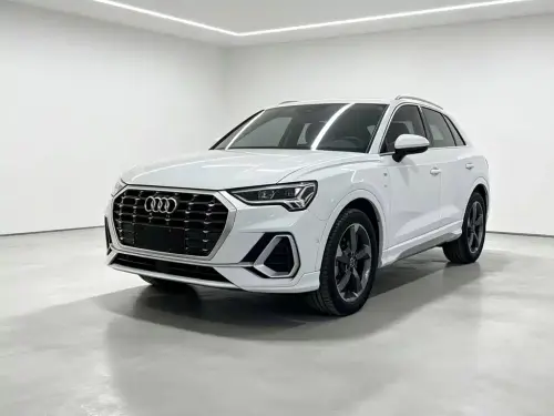 Audi Q3, 2022