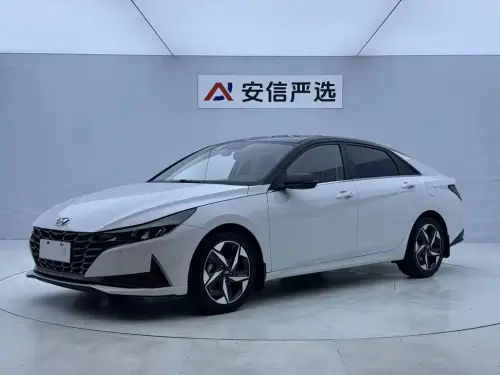 Hyundai Elantra, 2022