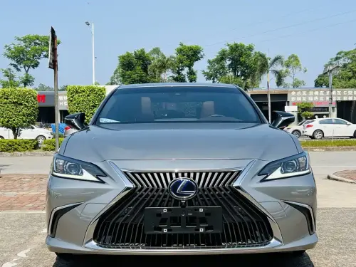 Lexus ES, 2020