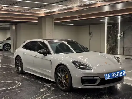 Porsche Panamera, 2023