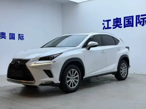 Lexus NX, 2020