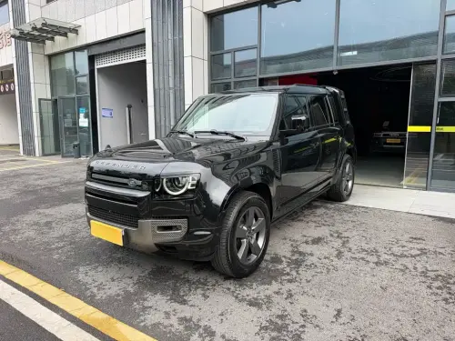 Land Rover Defender, 2025