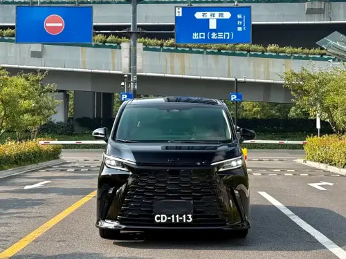 Lexus LM, 2026