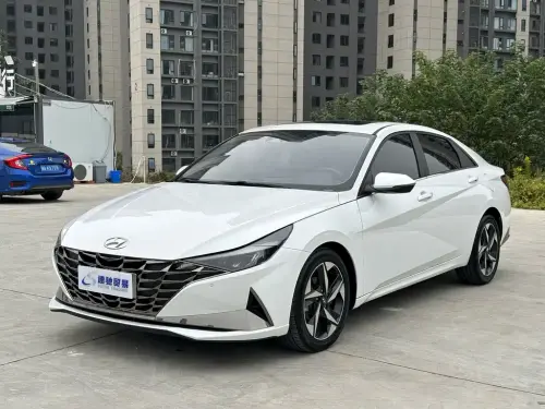 Hyundai Elantra, 2023
