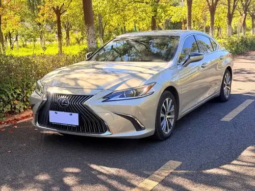 Lexus ES, 2020