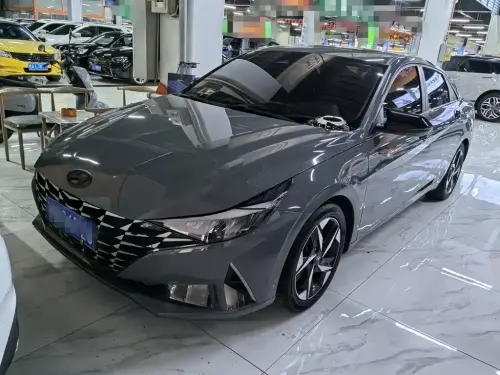 Hyundai Elantra, 2022