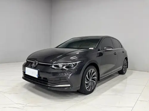 Volkswagen Golf, 2022